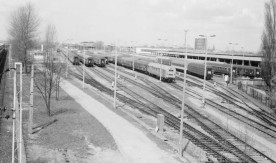 "Stacja postojowa wagonów osobowych Warszawa - Olszynka Grochowska", 27.04.1992. Fot. J. Szeliga